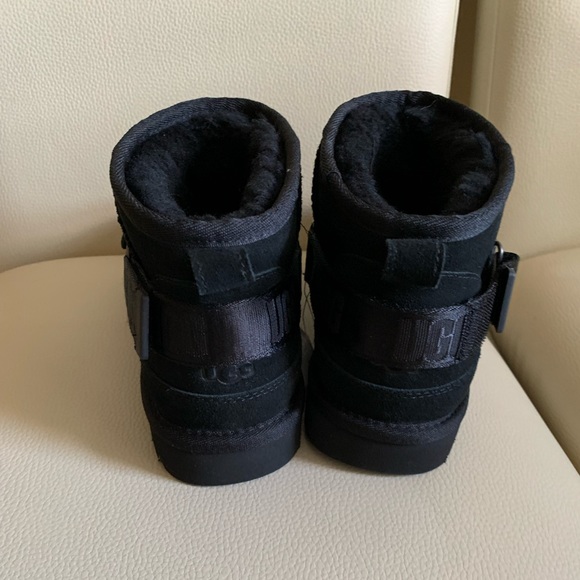 NWOB UGG Classic Ultra Mini Hybrid Strap Short Boots - Picture 12 of 17